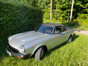 Image 1/32 of FIAT 124 Pininfarina Spidereuropa (1985)