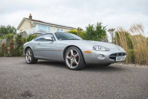Imagen 50/50 de Jaguar XK8 4.0 (2000)