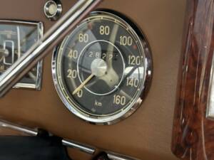 Bild 28/30 von Mercedes-Benz 220 Coupe (1954)
