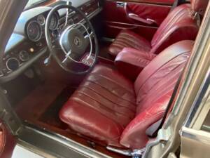 Afbeelding 6/9 van Mercedes-Benz 300 SEL 3.5 (1970)