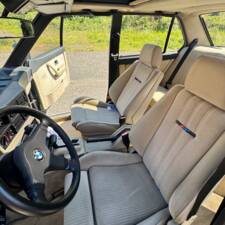 Image 8/12 of BMW M 535i (1987)