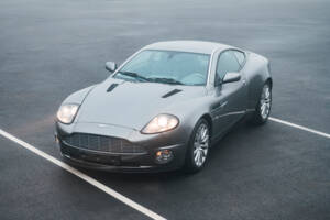 Image 5/18 of Aston Martin V12 Vanquish (2003)