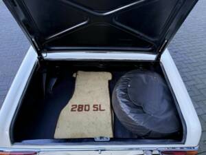 Image 31/48 of Mercedes-Benz 280 SL (1970)
