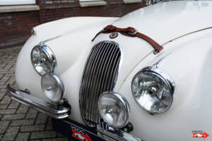 Image 18/24 of Jaguar XK 120 SE OTS (1954)