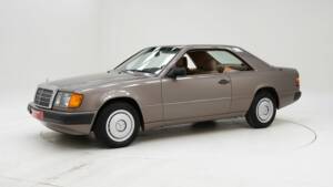 Bild 1/15 von Mercedes-Benz 230 CE (1988)