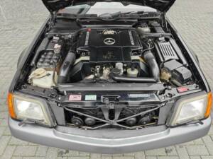 Image 46/50 de Mercedes-Benz 500 SL (1991)