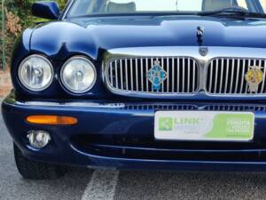 Image 15/30 de Jaguar XJ 8 4.0 Executive (1998)