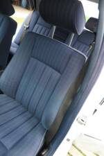 Image 23/71 of Mercedes-Benz 300 E 4-Matic (1990)