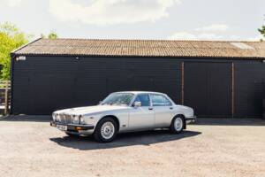 Imagen 10/50 de Jaguar XJ 6 4.2 (1982)