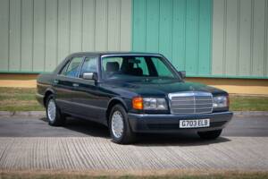 Bild 7/29 von Mercedes-Benz 300 SE (1990)