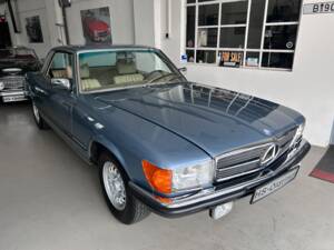 Image 4/39 de Mercedes-Benz 350 SLC (1978)