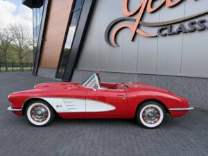 Image 14/50 of Chevrolet Corvette (1959)