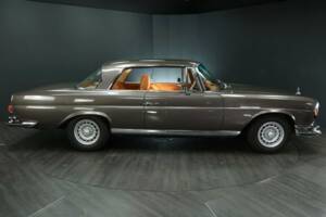Image 7/30 of Mercedes-Benz 280 SE 3,5 (1970)