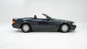 Image 6/15 of Mercedes-Benz 500 SL (1989)