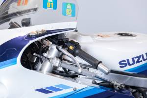 Bild 36/41 von Suzuki DUMMY (1990)