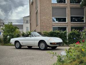 Image 2/95 of Alfa Romeo 2000 Spider Veloce (1980)