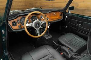Immagine 2/19 di Triumph TR 6 (1976)