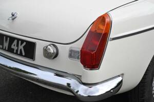 Image 33/50 of MG MGB (1972)