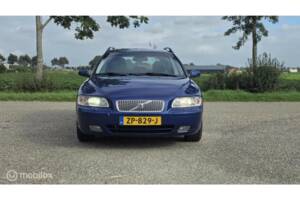 Bild 6/42 von Volvo V 70 2.5T (2005)