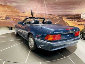 Image 12/36 of Mercedes-Benz 500 SL (1992)