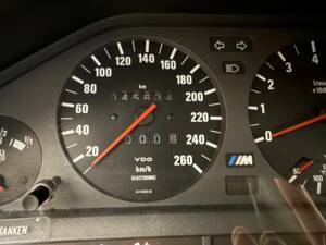 Image 11/20 of BMW M3 (1991)