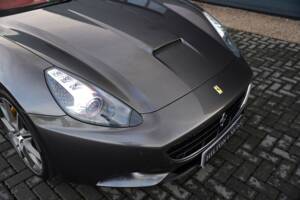 Image 25/50 of Ferrari California (2009)