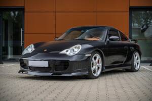 Image 3/63 of Porsche 911 Carrera 4S (2004)