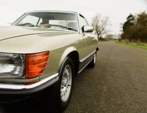 Image 40/50 of Mercedes-Benz 500 SL (1983)