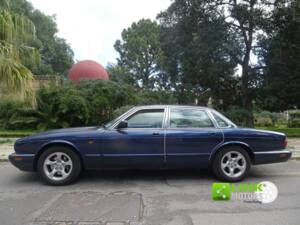 Imagen 3/24 de Jaguar XJ 8 Executive (1999)