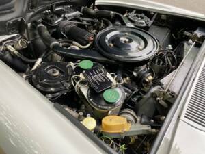 Bild 3/50 von Bentley Corniche (1980)