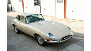 Bild 1/102 von Jaguar E-Type 4.2 (1966)