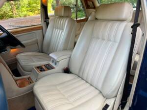 Image 23/46 of Rolls-Royce Silver Spirit III (1996)