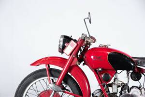 Image 23/50 de Moto Guzzi 250 SS (1950)