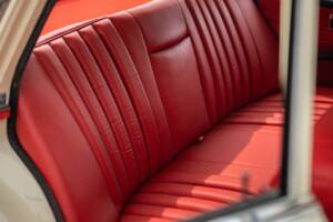Image 39/42 of Mercedes-Benz 220 SE b (1965)