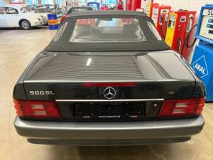 Image 14/16 of Mercedes-Benz 500 SL (1992)
