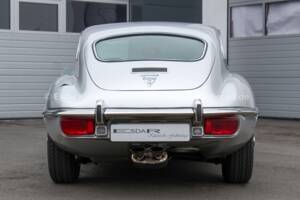 Afbeelding 6/28 van Jaguar E-Type V12 (2+2) (1971)