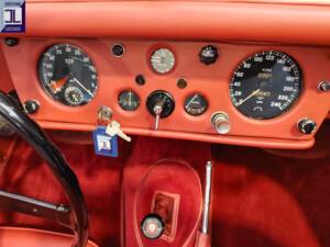 Image 56/74 of Jaguar XK 140 OTS (1956)
