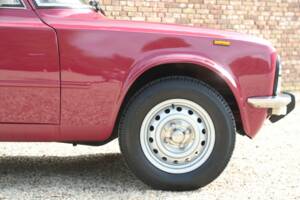 Image 50/50 de Alfa Romeo Giulia Nuova Super 1300 (1975)