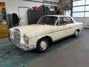 Image 24/50 of Mercedes-Benz 300 SE (1967)