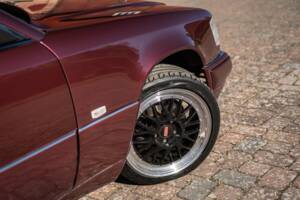 Bild 4/42 von Mercedes-Benz E 200 (1997)
