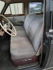Image 7/8 of Plymouth Special Suburban (1950)