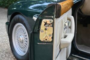 Bild 43/50 von MG RV8 (1995)