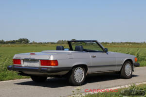 Immagine 27/50 di Mercedes-Benz 560 SL (1988)