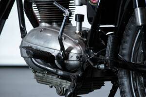 Image 18/50 of Mondial 125 (1961)