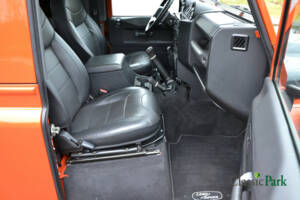 Bild 19/50 von Land Rover Defender 90 Autobiography (2015)