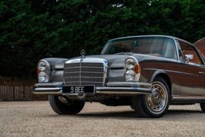 Image 21/37 of Mercedes-Benz 280 SE 3,5 (1970)