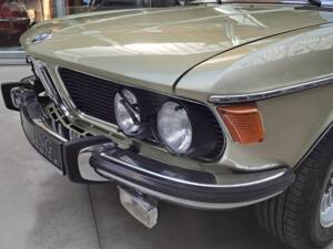 Immagine 1/39 di BMW 3,3 Li (1977)