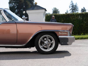 Afbeelding 18/84 van Chrysler New Yorker 2-Door Hardtop (1961)