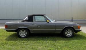 Image 6/24 de Mercedes-Benz 280 SL (1984)