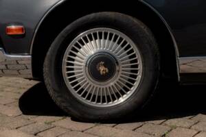 Bild 29/50 von Toyota Century (2003)